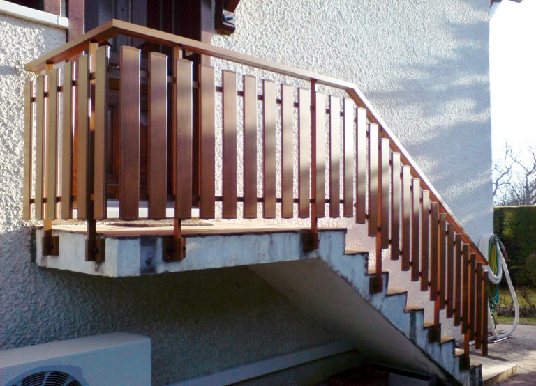 Rambarde-pour-escalier-Aluminium-ton-bois-traversant-Ayse