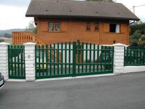 Portail-Battant-portillon-clôture-Aluminium-vert-Epagny